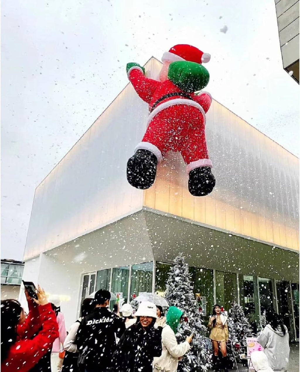 26FT Climbing Inflatable Santa Claus with LED Lights – Lighted Christmas Blow Up Yard Decoration for Outdoor Roof, Chimney, Lawn & Holiday Party Display